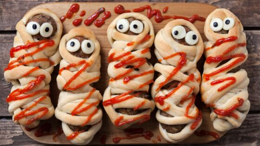 MUMMY SAUSAGE ROLLS – THE PERFECT HALLOWEEN APPETIZER